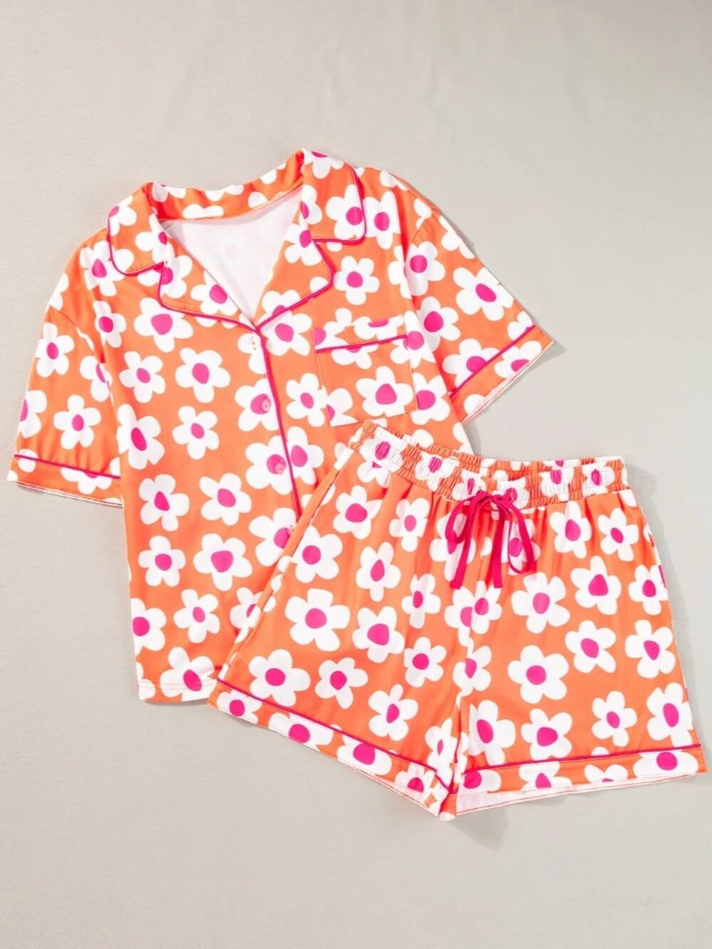 NWOT Retro Daisy Flower Power Pajamas - Sleepwear PJ Shorts Set